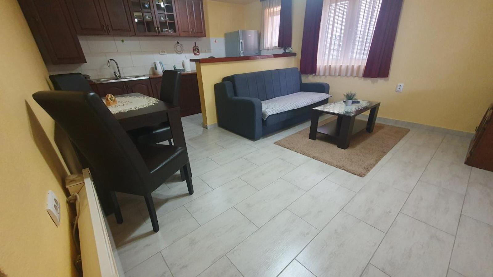 Apartments LungoMare Tivat Exterior foto